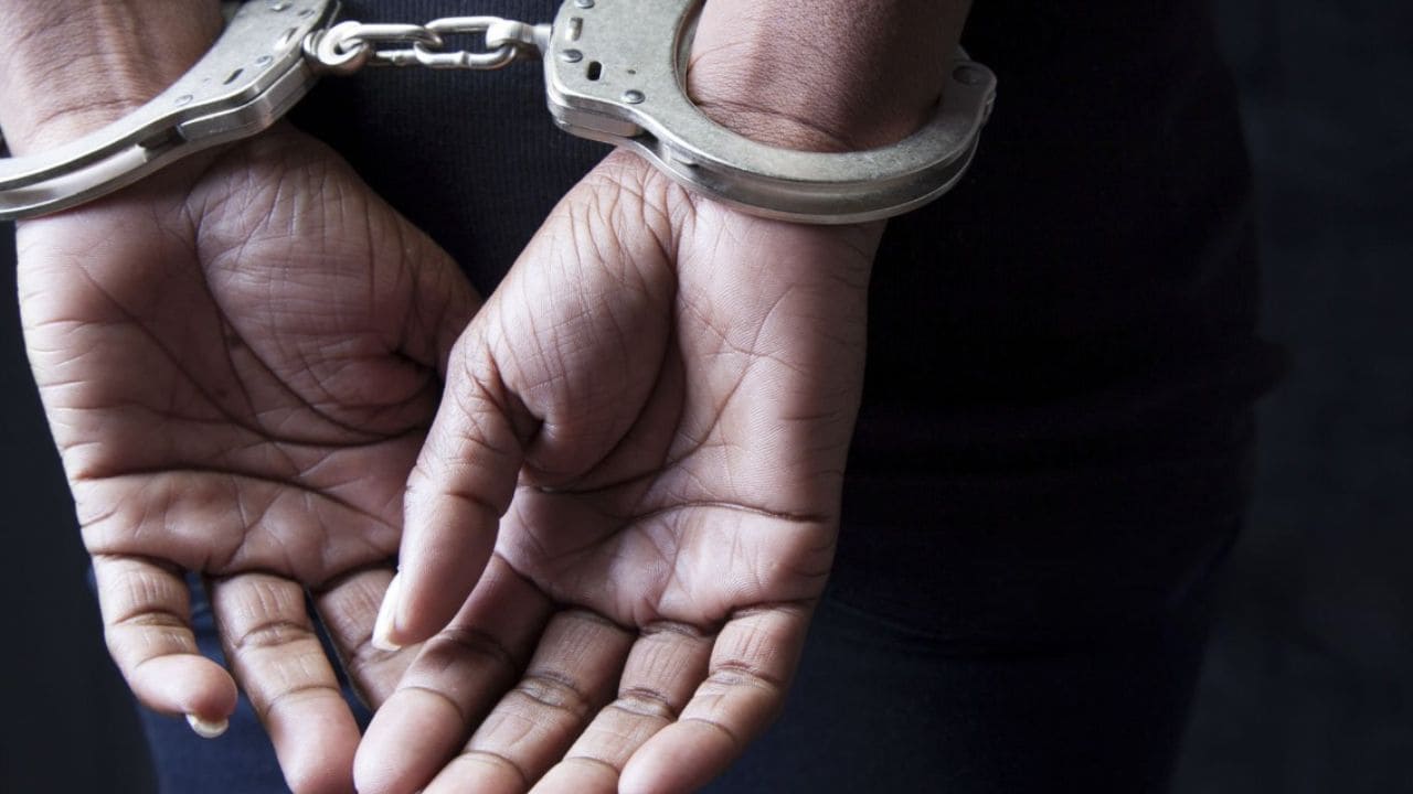 जयपुर में कारोबारी की पत्नी को नौकरों ने बनाया बंधक, घर से लूटे जेवरात