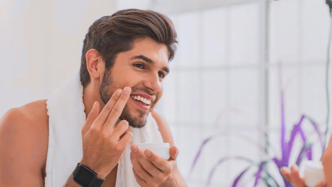 स्किन केयर के लिए ये 7 घरेलू नुस्खे हैं बेस्ट! मुलायम, सुंदर और जवां त्वचा पाने का आसान तरीका