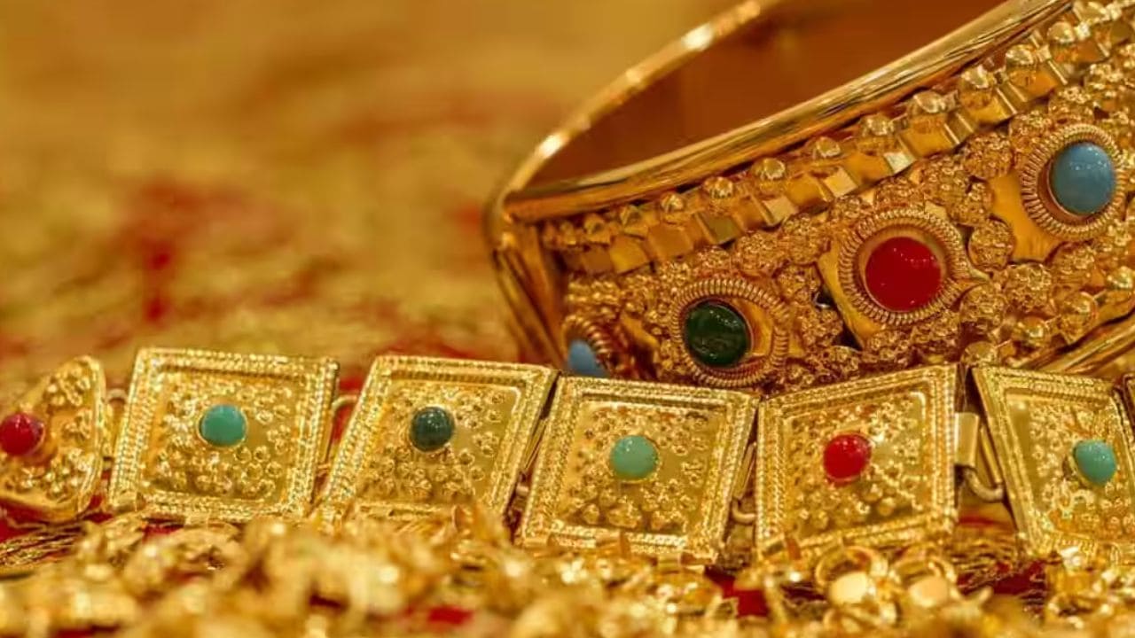 Jaipur Gold Silver Price: जयपुर में सोना-चांदी के भाव में उछाल, सोने के दाम में 2700 रुपये और चांदी में 3300 रूपये की बढ़ोतरी